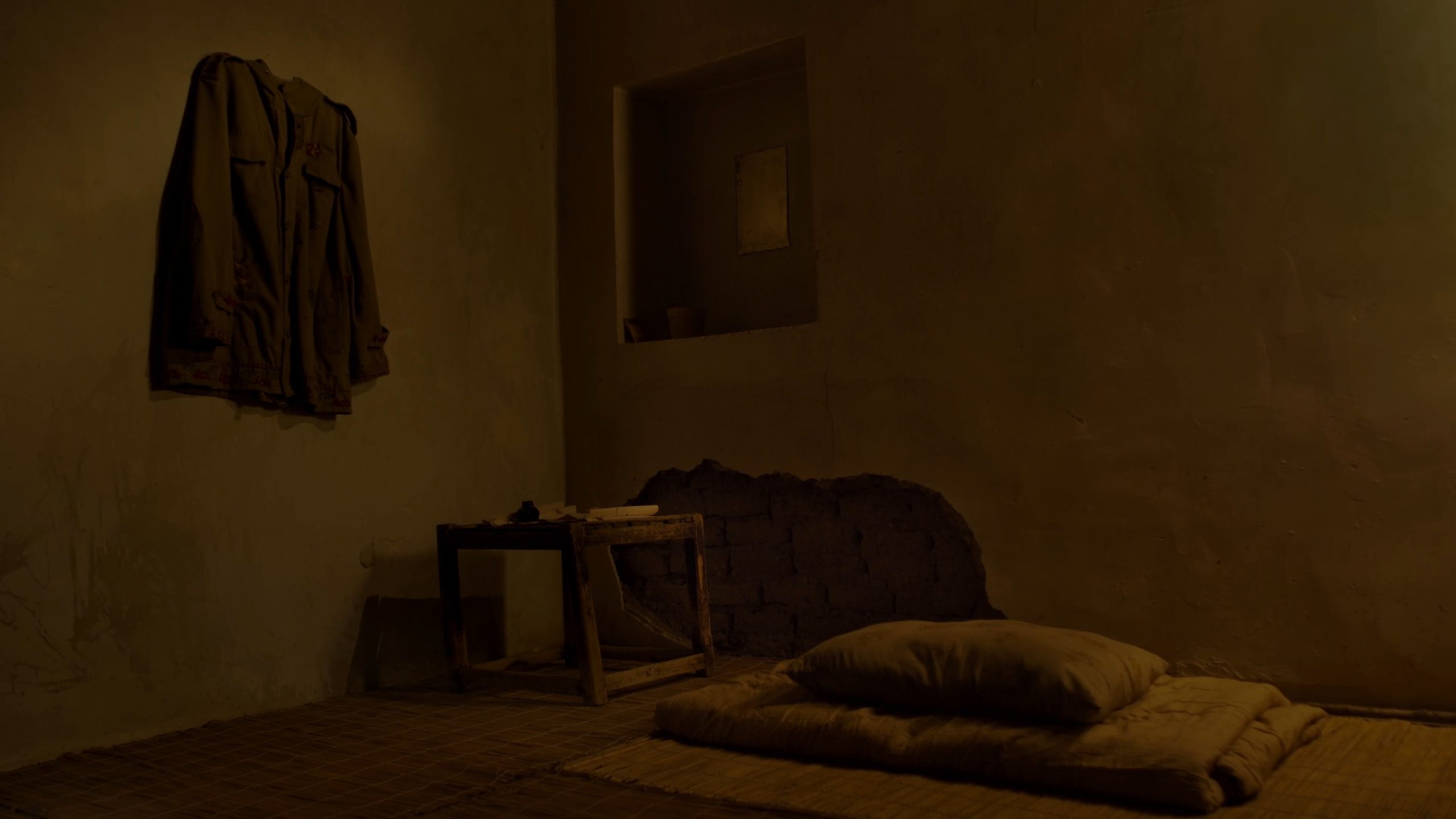 Dreamy Fragrance Of Spring Blossoms (2023)- Farid Isvand Tahmasebi- Cinematographer.mp4_snapshot_04.08_[2025.02.05_11.44.23]
